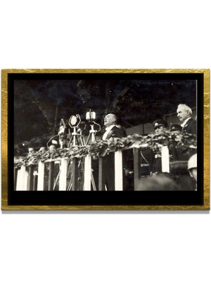 Marsilyan Yapay Zeka ile Yenilenmiş Atatürk Fotoğrafları Siyah Beyaz Cam Tablo, 3D Dekoratif Baskı 789