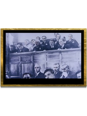 Marsilyan Yapay Zeka ile Yenilenmiş Atatürk Fotoğrafları Siyah Beyaz Cam Tablo, 3D Dekoratif Baskı 134