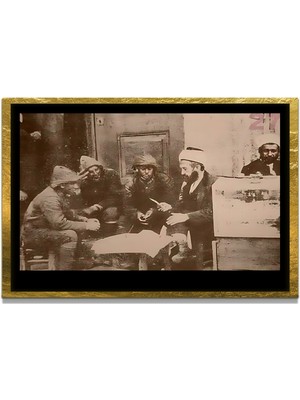 Marsilyan Yapay Zeka ile Yenilenmiş Atatürk Fotoğrafları Siyah Beyaz Cam Tablo, 3D Dekoratif Baskı 650