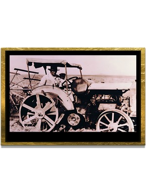 Marsilyan Yapay Zeka ile Yenilenmiş Atatürk Fotoğrafları Siyah Beyaz Cam Tablo, 3D Dekoratif Baskı 320