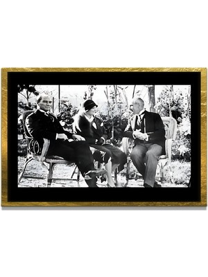 Marsilyan Yapay Zeka ile Yenilenmiş Atatürk Fotoğrafları Siyah Beyaz Cam Tablo, 3D Dekoratif Baskı 243