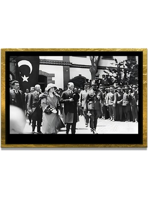 Xpetrana Yapay Zeka ile Yenilenmiş Atatürk Fotoğrafları Siyah Beyaz Cam Tablo, 3D Dekoratif Baskı 715