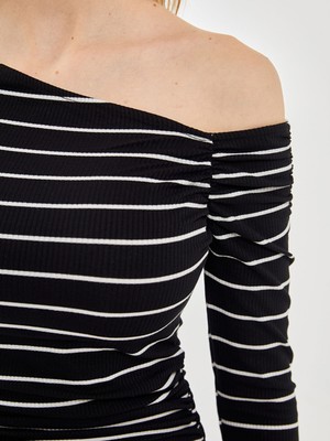 Kayık Yaka Çizgili Kadın Body