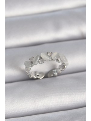 Clariss Pirinç Gümüş Renk Ayarlanabilir Zirkon Taşlı Beyaz Mineli Model Kadın Yüzük