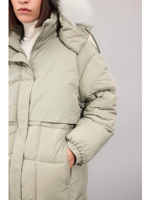 DeFacto Regular Fit Kapüşonlu Parka C9773AX24WN