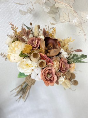 Kahve Somon Krem Gelin Çiçeği Buketi ve Yaka Çiçeği