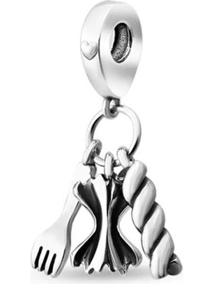 Fubena Makarna ve Çatal Sallantılı Charm