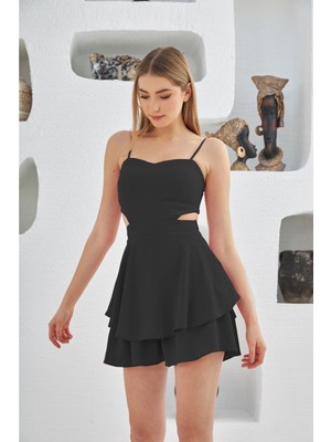 Fashion Cocktail Yan Pencereli Sırt Lastikli Askılı Elbise Görünümlü Gece Kokteyl Şort Tulum Siyah