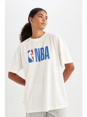 DeFactoFit NBA Wordmark Oversize Geniş Kalıp Bisiklet Yaka Kısa Kollu Tişört T5506AZ24AU