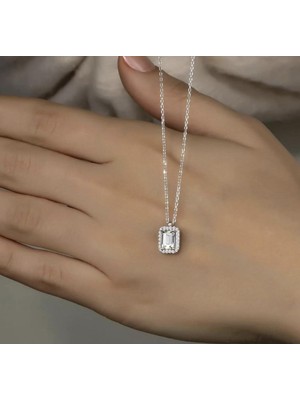 Madam Matmazel Elmas Kesim Pırlanta Model Minimal Baget Gümüş Kadın Kolye | 925 Ayar , Hediye