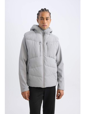 DeFacto Su İtici Regular Fit Kapüşonlu Rüzgar Geçirmez Fermuarlı Mont C6053AX24WN