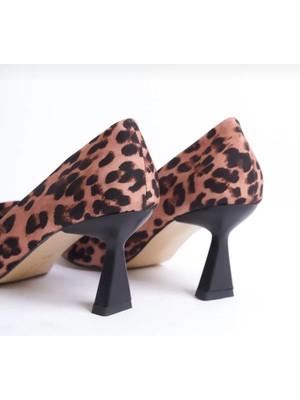 Yazın Ayakkabıları Leopar Desenli Önü Fiyonk Detaylı Stiletto