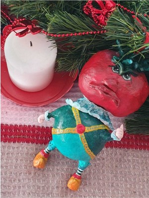 Mediterian Kırmızı Noel Ağacı Süsü, Renkli ve Şık Dekoratif Parça