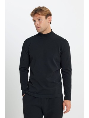 Standart Fit Normal Kesim Yarım Balıkçı Yaka Triko Siyah Kazak