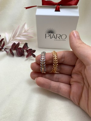 Piaro Collection Yaprak Desenli Zirkon Taşlı Küpe