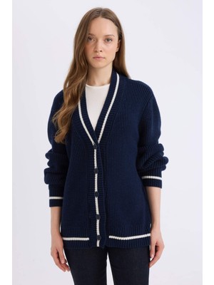 DeFacto Regular Fit V Yaka Basic Düz Düğmeli Triko Hırka Akrilik Lacivert-NV235 Kadın D5030AX24AU