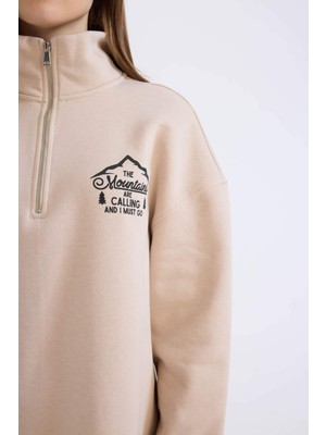 DeFacto Relax Fit Yarım Fermuarlı Dik Yaka Baskılı İçi Yumuşak Tüylü Kalın Sweatshirt Tunik E5402AX24WN