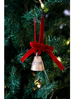 Mediterian Kırmızı Kurdeleli Yılbaşı Ağacı Süsü, Neşeli ve Şık Dekorasyon Parçası
