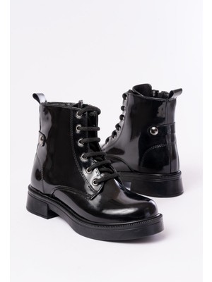 Budi Home 02-2003 Siyah Rugan Bağcıklı Fermuarlı Günlük Kadın Bot