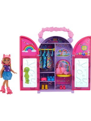 Barbie Chelsea Oyuncak Bebek ve Dolap Oyuncak Seti, 15 Parça Giysi ve Aksesuar Dahil, Katlanabilir S