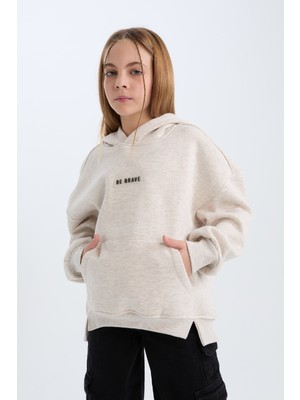 DeFacto Kız Çocuk Oversize Geniş Kalıp Kapüşonlu Baskılı İçi Yumuşak Tüylü Kalın Sweatshirt D6185A824WN