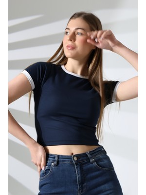 Endies Penye Likralı Ribana Yakası ve Kol Ağzı Beyaz Biyeli Pamuklu T-Shirt 21832 Lacivert