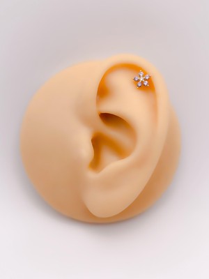 Trinos Cerrahi Çelik Lotus Çiçeği Figürlü Kıkırdak Helix Tragus Piercing (1ADET)