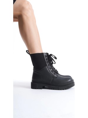 EFW Bellance Kadın Lastikli Postal Bot Tırtıklı Taban Bağcıklı  Siyah