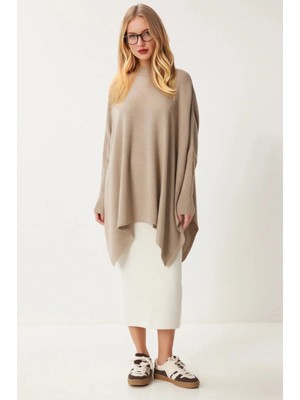 Kadın Koyu Bej Oversize Yırtmaçlı Panço Triko Kazak HZL23W-BD1100761