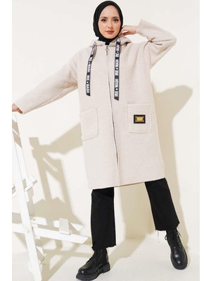 Vıoshıne Kadın Kapüşonlu Arma Detaylı Buklet Ceket
