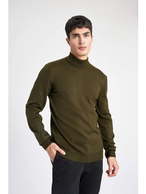 DeFacto Erkek Yeşil Slim Fit Dar Kesim Basic Düz Akrilik Kazak B7851AXNS