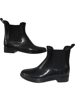 Rain Shoes Kadın Plastik Kısa Lastikli Yağmur Çizmesi  Ince Taban Siyah Renk
