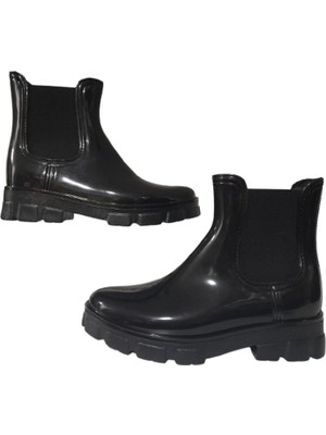 Rain Shoes Kadın Plastik Kısa Lastikli Yağmur Çizmesi  Kalın Taban Siyah Renk