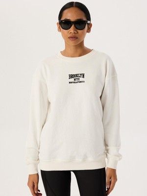 Nakış Detaylı Oversize Sweatshirt - Beyaz