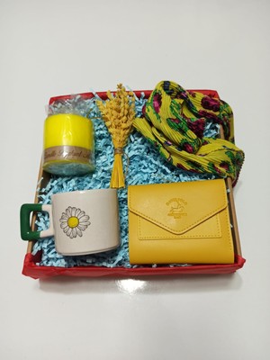 Alanç Gift Sevgililer Günü Hediye Seti Papatya Kupa, Fular, Cüzdan, Mum, Lavanta