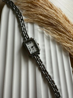 Quartz Retro Minimal Kadın Kol Saati Gümüş Metal Kordon 1 ATM Suya Dayanıklı Vintage Tasarım