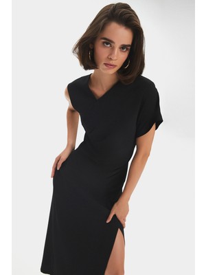 NG Style Yırtmaç Detaylı Elbise