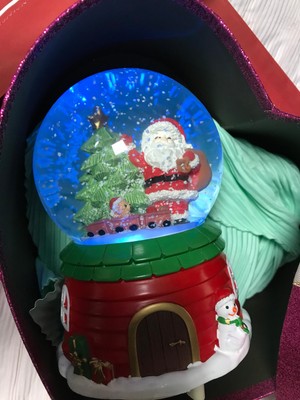 Yılbaşı Müzikli Işıklı Püskürtmeli Kar Küresi Noel Baba Büyük Boy Hediye Kutulu