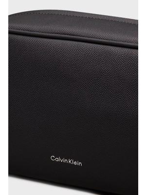 Calvin Klein Logolu Fermuarlı Çanta K50K512801BEH Erkek Çanta K50K512801 Beh