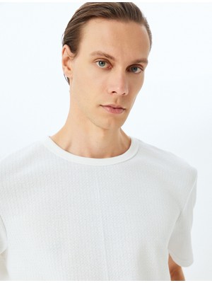 Koton Bisiklet Yaka Kısa Kollu Viskon Karışımlı Basic T-Shirt