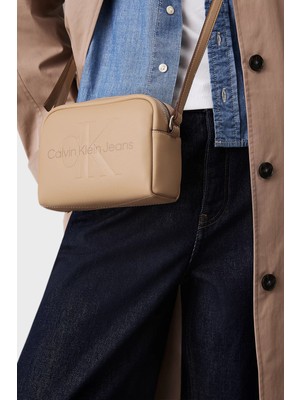 Calvin Klein Logolu Ayarlanabilir Askılı Çanta K60K612220PBF Bayan Çanta K60K612220 Pbf