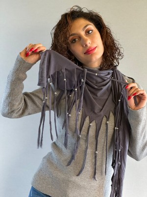 Gönülden Tasarım Gümüş Renk Boncuklu Füme Penye Püsküllü Kadın Fular Şal 180X55 cm