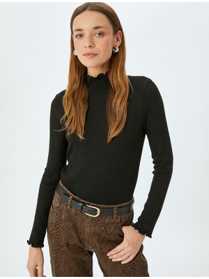 Koton Kadın Uzun Kollu Dokulu Fırfırlı Dik Yaka T-Shirt Örme Kumaş ile Şık Tasarım