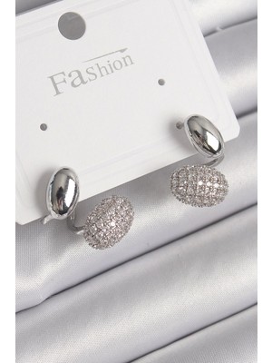 Pirinç Gümüş Renk Zirkon Taşlı Bombeli Model Kadın Küpe