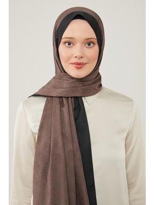 Lêvi D'or Koyu Taş Şerit Kenarlı Monogram Şal