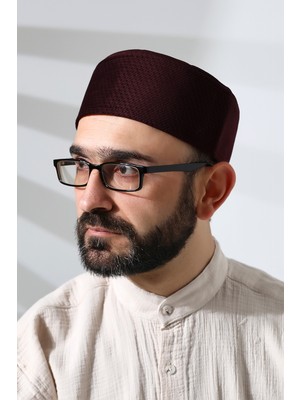 İhvan Bordo Kadife Kalıp Namaz Takkesi Erkekler İçin Petek Kare Desenli Şık Tasarım