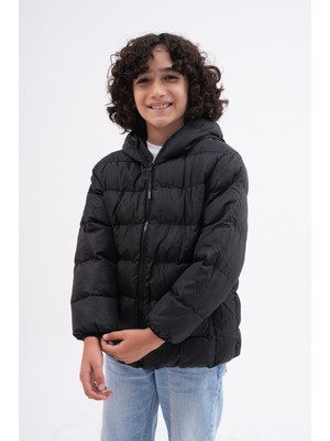 Erkek Çocuk Siyah Dolumlu Iç Polarlı Kapüşonlu Kışlık Şişme Çocuk Mont Kaban