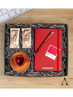 Kişiye Özel Kırmızı Defter- Kırmızı Tükenmez Kalem- Mehmet Efendi Türk Kahvesi- Kalp Kahve Fincanı- Pantone Kırmızı Kart Hediye Seti