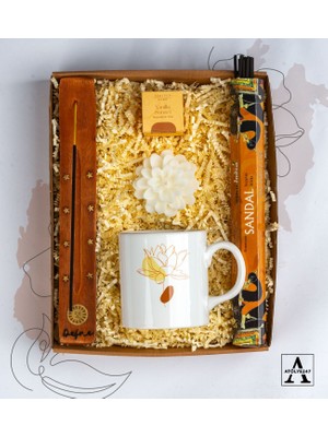 Kişiye Özel Isimli Tütsülük - 20 Li Sandal Tütsü - Özel Tasarım Baskılı Porselen Kupa - Lotus Mum - Müslin Çay Hediye Seti