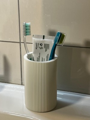 Seninürünün Modern Tarzda Plastik Diş Fırçalık Banyo Organizeri Şık ve Fonksiyonel Tasarım